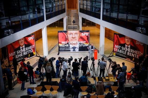 News Themen der Woche KW01 News Bilder des Tages Kampagnenpraesentation fuer den Bundestagswahlkampf mit SPD-Generalsekretaer Matthias Miersch im Willy-Brandt-Haus. Berlin, 05.01.2025. Berlin Deutschland *** Campaign presentation for the Bundestag election campaign with SPD Secretary General Matthias Miersch at Willy Brandt Haus Berlin, 05 01 2025 Berlin Germany Copyright: xThomasxTrutschelx