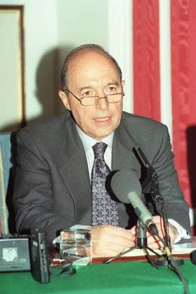 CONSTANTINE SIMITIS Prime Minister of Greece Bandphoto Agency Photo B21 011401 A-26 23.04.1996 CONSTANTINE SIMITIS Prime Minister of Greece Bandphoto Agency Photo B21 011401 A-26 23.04.1996, Credit: Band Photo uppa.co.uk Avalon United Kingdom  Copyright: x xBandxPhotox xuppa.co.ukx xAvalonx 0505501107