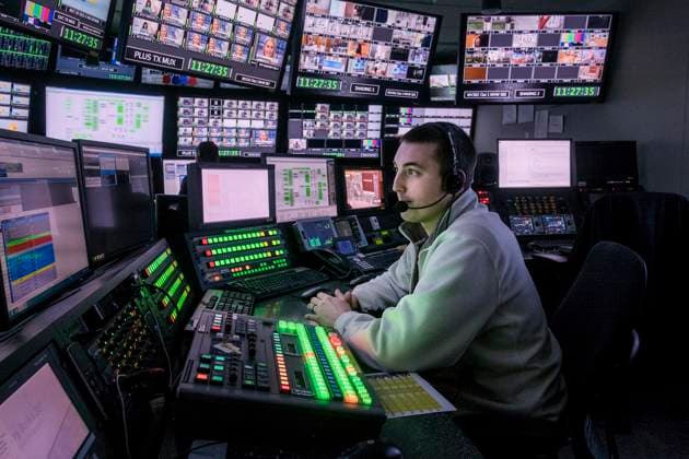 How WVC pulls intel from social media to amp up its TV sales Master Control Operator Ben Yocum monitors programing and data in the control room at QVC on March 31, 2017 in West Chester, Pa. (Ed Hile Philadelphia Inquirer TNS) West Chester PA USA EDITORIAL USE ONLY Copyright: xx 1200803 EdxHillex krtphotoslive786666
