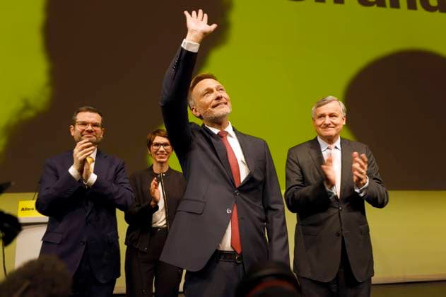 Marco Buschmann, Judith Skudelny, Christian Lindner und Hans-Ulrich Rülke beim FDP Dreikönigstreffen 2025 im Stuttgarter Opernhaus. Stuttgart, 06.01.2025 *** Marco Buschmann, Judith Skudelny, Christian Lindner and Hans Ulrich Rülke at the FDP Epiphany Meeting 2025 at the Stuttgart Opera House Stuttgart, 06 01 2025 Foto:xJ.xMWx xFuturexImagex dreikoenigstreffen_5171