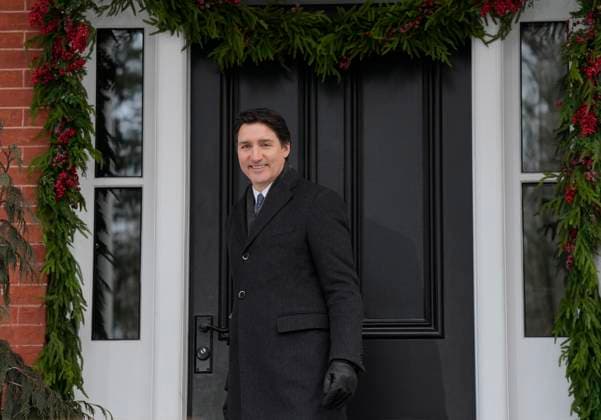 January 6, 2025, Ottawa, On, Canada: Prime Minister Justin Trudeau makes an announcement outside Rideau Cottage in Ottawa on Monday, Jan.6, 2025. Ottawa Canada  - ZUMAc35_ 20250106_zaf_c35_005 Copyright: xAdrianxWyldx