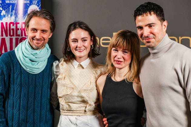Axel Schreiber gestorben Axel Schreiber, Lea van Acken, Laura Fischer und Toni Gojanovic bei der Premiere des Kinofilms Fünf Finger sind ne Faust im CineMotion. Berlin, 07.01.2025 *** Axel Schreiber, Lea van Acken, Laura Fischer and Toni Gojanovic at the premiere of the movie Fünf Finger sind ne Faust at CineMotion Berlin, 07 01 2025 Foto:xM.xPatzigx xFuturexImagex finger_5127