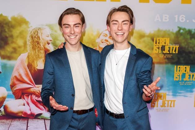 Entertainment Themen der Woche KW02 Entertainment Bilder des Tages Premiere - Leben ist Jetzt - DIE REAL LIFE GUYS Anton Fuchs und Richard Fuchs bei der Premiere zu Leben ist Jetzt - DIE REAL LIFE GUYS im UCI Luxe Kino am Uber Platz am 08.01.2025 in Berlin. *** Premiere Leben ist Jetzt DIE REAL LIFE GUYS Anton Fuchs and Richard Fuchs at the premiere of Leben ist Jetzt DIE REAL LIFE GUYS at UCI Luxe Kino am Uber Platz on 08 01 2025 in Berlin Copyright: xEventpressxKochanx