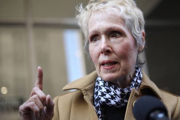 US-NEWS-TRUMP-CARROLL-WHATTOKNOW-NY E. Jean Carroll is seen outside State Supreme Court on March 4, 2020, in New York. Caroll is suing Donald Trump for defamation. (Alec Tabak for New York Daily News TNS) EDITORIAL USE ONLY Copyright: xCopyrightxAlecxTabak.x2020x 77605102W AlecxTabakx krtphotoslive928375
