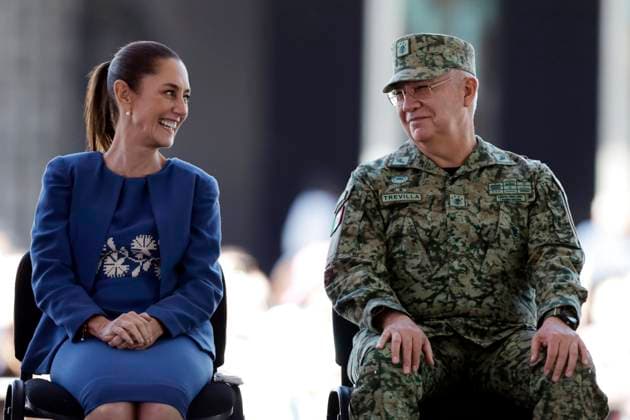 MexicoÃ¢â‚¬â ¢s President Claudia Sheinbaum Pardo and Secretary of National Defense Ricardo Trevilla Trejo during the anti-gun campaign Ã¢â‚¬oeYes to Disarmament, Yes to PeaceÃ¢â‚¬Â, in the atrium of the Basilica of Guadalupe. on January 10, 2025 in Mexico City, Mexico. Mexico City Mexico - ZUMAe321 20250110_zia_e321_016 Copyright: xLuisxBarronx