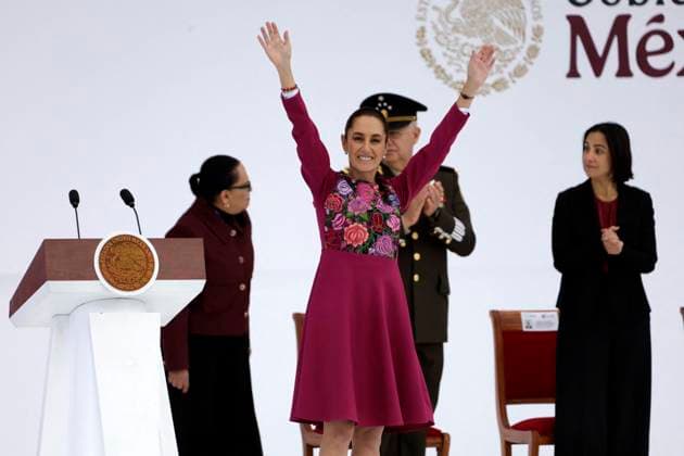 Claudia Sheinbaum Mark 100 Days As President Of Mexico Mexico s President Claudia Sheinbaum, waves for supporters at an event to mark her first 100 days as President of Mexico at the Zocalo main Square. on January 12, 2025 in Mexico City, Mexico. Photo by Luis Barron Eyepix Group ABACAPRESS.COM Mexico City Mexico  Copyright: xBarronxLuis Eyepix ABACAx