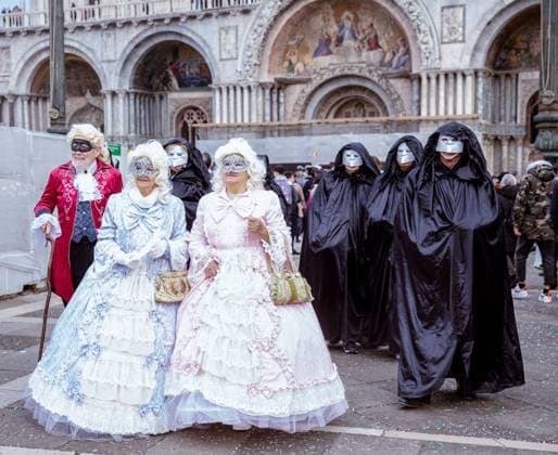 Venice carnival celebration with masked participants in historic Venice, Veneto, Italy R_GVYI250112A-1626571-01 EDITORIAL USE ONLY