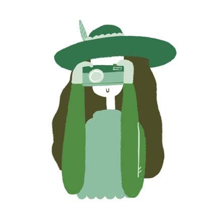 Creative Highlights Symbolbilder A simple, stylized illustration of a woman wearing a green hat and dress, holding a vintage camera The minimalist design features earthy tones and a playful aesthetic Model Released BrendaFebus_ID25930_748597_016 Copyright: xBrendaxFebusx RECORD DATE NOT STATED