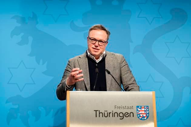 News Themen der Woche KW03 News Bilder des Tages REGIERUNGSMEDIENKONFERENZ DER THÜRINGER LANDESREGIERUNG 14 01 2025 - Erfurt: Der Thüringer Ministerpräsident Mario Voigt (CDU) in der Regierungsmedienkonferenz der Thüringer Landesregierung am 14. Januar 2025 im Erfurter Haus Dacheröden. _________________