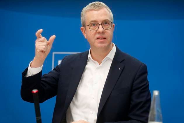 14.01.2025, Stefan Evers, Senator für Finanzen, in der Senatspressekonferenz im Rorten Rathaus in Berlin nach der Sitzung des Berliner Senat, Thema: Investitionsplanung 2024-2028 im Land Berlin, Berlin DEUtschland *** 14 01 2025, Stefan Evers, Senator for Finance, at the Senate press conference in the Rorten Rathaus in Berlin after the meeting of the Berlin Senate, topic investment planning 2024 2028 in the state of Berlin, Berlin DEGermany