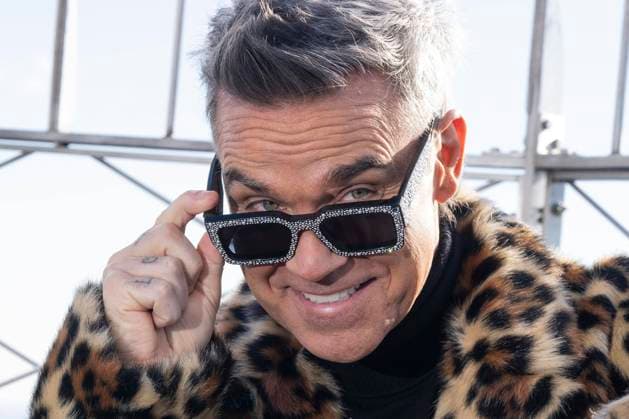 Bilder des Jahres 2025, Entertainment 01 Januar Entertainment Themen der Woche KW03 Entertainment Bilder des Tages January 14, 2025, New York, New York, USA: Robbie Williams visits the Empire State Building in New York on January 14, 2025 to celebrate the release of Better Man distributed by Paramount Pictures in the USA New York USA - ZUMAr339 20250114_znp_r339_022 Copyright: xLevxRadinx
