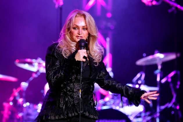 Bonnie Tyler, Saengerin, im Konzert im Admiralspalast in Berlin, Musik, Pop, Berlin Deutschland, Germany *** Bonnie Tyler, Saenger, at Concert at Admiral s Palace in Berlin, Music, Pop, Berlin Germany, Germany