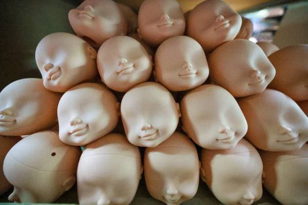 News Themen der Woche KW03 News Bilder des Tages RUSSIA, KIROV - JANUARY 16, 2025: Doll heads undergo quality control at the Vesna toy factory. Its history going back to 1942, Vesna has an annual capacity of more than a million toys, with the list of products exceeding 1,200 items. Vladimir Smirnov TASS  77486406