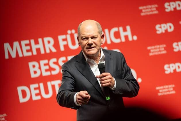 News Bilder des Tages Townhall-Wahlkampfveranstaltung der SPD mit Bundeskanzler Olaf Scholz in Wolfsburg, Niedersachsen;Townhall-Wahlkampfveranstaltung der SPD mit Bundeskanzler Olaf Scholz in Wolfsburg, Niedersachsen, Wolfsburg Niedersachsen Deutschland CongressPark