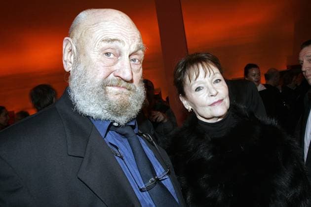 Rolf Hoppe und Angelika Domroese, Schauspieler und Preistrager fuer ihre Verdienste um den deutschen Film, bei der achten Preisverleihung der DEFA-Stiftung im Berliner Kino Babylon zum zehnjaehrigen Bestehen der Stiftung, Berlin Germany *** Rolf Hoppe and Angelika Domroese, Actors and Preistrager for their Merits at the Germans Movie, at the pay attention Award ceremony the DEFA Foundation at Berlin Cinema Babylon to zehnjaehrigen Existence the Foundation, Berlin Germany