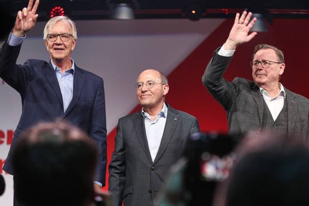 News Themen der Woche KW03 News Bilder des Tages Berlin, Deutschland, 18.01.2025: Veranstaltungshalle Station: Außerordentlicher Parteitag der Linken zur Bundestagswahl 2025: Mission Silberlocke: Dietmar Bartsch, Gregor Gysi, Bodo Ramelow Copyright: xdtsxNachrichtenagenturx dts_56138