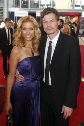 Yasmina Filali und Ehemann Thomas Helmer bei der 11. Verleihung des Deutscher Fernsehpreis 2009 in Koeln, Ankunft der Gaeste, Nordrhein-Westfalen Germany, Deutschland *** Yasmina Filali and Husband Thomas Helmer at the 11 award Ceremony of German Television Prize 2009 in Cologne, Arrival the Guests, North Rhine Westphalia Germany, Germany