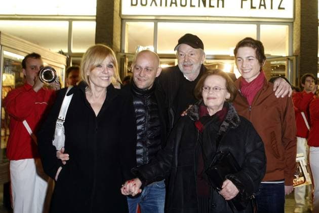 Ingeborg Westphal, Juergen Vogel, Michael Gwisdek, Gudrun Ritter, Samuel Schneider, bei der Filmpremiere von Boxhagener Platz im Berliner Kino International, Roter Teppich, Ankunft der Gaeste, Fanfarenzug Potsdam Berlin Germany, Deutschland *** Ingeborg Westphal, Juergen Bird, Michael Gwisdek, Gudrun Knight, Samuel Schneider, at the Film premiere from Boxhagener Place at Berlin Cinema International, Red Carpet, Arrival the Guests, Fanfarenzug Potsdam Berlin Germany, Germany