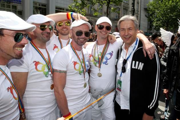 Klaus Wowereit beim 33. CSD in Berlin, Demo fuer die Rechte von Schwulen und Lesben auf dem Kurfuerstendamm, Christopher Street Day, Berlin Deutschland, Germany *** Klaus Wowereit at 33 CSD in Berlin, Demo for the Rights from Gays and Lesbians at the Kurfuerstendamm, Christopher Street Day, Berlin Germany, Germany
