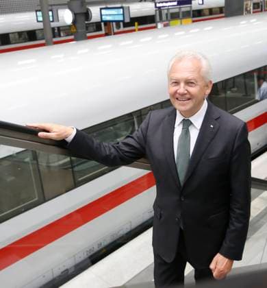 Bahnchef Ruediger Grube bei der PK der Deutschen Bahn auf dem Berliner Hauptbahnhof, Vorstellung der -Digitalen Zukunft- der DB in Berlin, Verbesserungen der digitalen Infrastruktur, Internet im Zug, Berlin Deutschland, Germany *** Railway boss Ruediger Pit at the PK the Germans Rail at the Berlin Central station, presentation the digital Future the DB in Berlin, Improvements the digital Infrastructure, Internet at Train, Berlin Germany, Germany