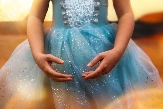 Young ballerina hands with golden light surrounding her Tulsa, Oklahoma, United States CR_KRRY250117-1630505-01