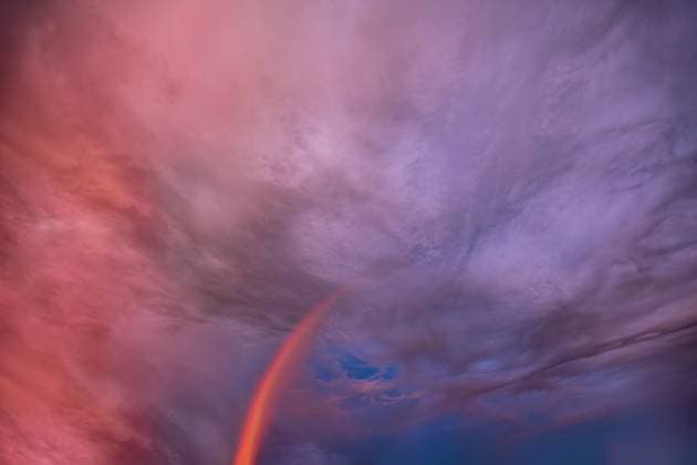 Creative Highlights World Vibrant rainbow leading up to dramatic colorful clouds Tulsa, Oklahoma, United States R_KRRY250117-1630475-01