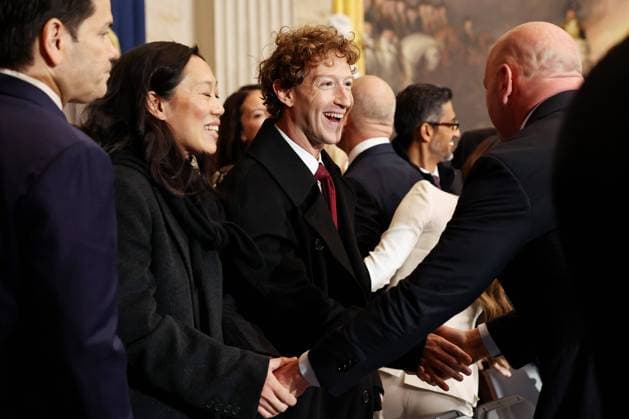 Bilder des Jahres 2025, News 01 Januar News Themen der Woche KW04 News Bilder des Tages January 20, 2025, Washington, District Of Columbia, USA: WASHINGTON, DC - JANUARY 20: Meta and Facebook CEO Mark Zuckerberg (C) and his wife Priscilla Chan (L) arrive to the inauguration of U.S. President-elect Donald Trump in the Rotunda of the U.S. Capitol on January 20, 2025 in Washington, DC. Donald Trump takes office for his second term as the 47th president of the United States. ( Getty Images) Washington USA - ZUMAs152 20250120_faa_s152_227 Copyright: xChipxSomodevillax