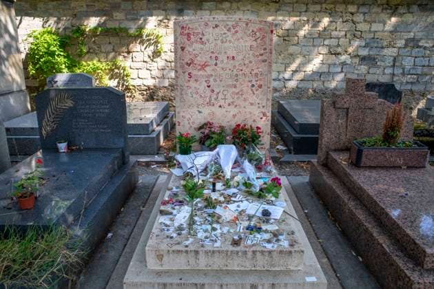 Montparnasse Cemetery, Paris, France. Inscription from the headstone of Jean Paul Sartre and Simone de Beauvoir Montparnasse Cemetery Paris France Paris ÃŽle-de-France France Copyright: xSergixReboredox xVWPicsx SRE-PARIS-40