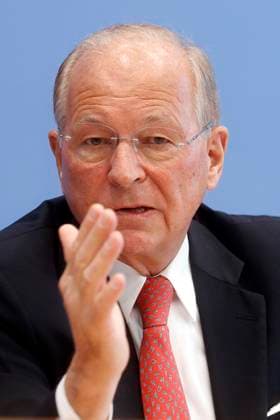 Wolfgang Ischinger, MSC-Vorsitzender, PK in der Bundespressekonferenz in Berlin, Thema: Zur bevorstehenden Muenchner Sicherheitskonferenz, MSC, Berlin Deutschland, Germany *** Wolfgang Ischinger, MSC Chairman, PK in the Federal press conference in Berlin, Subject to forthcoming Muenchner Security Conference, MSC, Berlin Germany, Germany