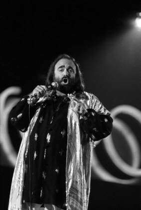 Demis Roussos (Sopot 79) Der griechische Sänger und Songwriter Demis Roussos (Artemios Demis Ventouris-Roussos) bei seinem legendären Gastauftritt außer Konkurrenz beim Sopot International Song Festival, Polen 1979. Der Auftritt war legidlich überschattet vom Auftritt von Boney M im gleichen Jahr. Sopot Opera Lesna Pommern Polen *** Demis Roussos Sopot 79 the Greek Singers and Songwriter Demis Roussos Artemios Demis Ventouris Roussos at his legendary Guest appearance except Competition at Sopot International Song Festival, Poland 1979 the Appearance was legal overshadowed from Appearance from Boney M at same Year Sopot Opera Lesna Pomerania Poland Copyright: TassiloxLeher LEH_91020000902 Nur redaktionelle Nutzung Editorial usage only EDITORIAL USE ONLY