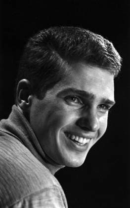 Frank Schöbel Der deutsche Schlagersänger, Komponist, Autor und Schauspieler Frank Schöbel im Porträt bei einem Fotoshooting im Fotostudio von Tassilo Leher, DDR 1966. Ost-Berlin Deutschland (DDR) *** Frank Schöbel the German Pop singer, Composer, Author and Actors Frank Schöbel at Portrait at a Photo shoot at Photo Studio from Tassilo Leher, GDR 1966 East Berlin Germany GDR Copyright: TassiloxLeher LEH_91020001406 Nur redaktionelle Nutzung Editorial usage only EDITORIAL USE ONLY