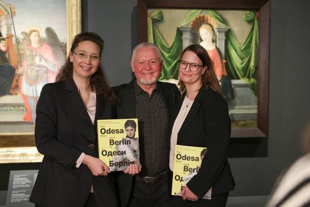 Bilder des Jahres 2025, Entertainment 01 Januar Entertainment Themen der Woche KW04 Entertainment Bilder des Tages Pressekonferenz Berliner Gemäldegalerie Â«Von Odesa nach Berlin. Europäische Malerei des 16. bis 19. JahrhundertsÂ» Sabine Lata (Kuratorin der Ausstellung, Gemäldegalerie) Ihor Poronyk (Direktor des Odesa Museums für Westliche und Östliche Kunst) Dagmar Hirschfelder (Direktorin der Gemäldegalerie und Kuratorin der Ausstellung) Übersicht Galerie Gäste Gemälde Atmosphäre Pk zur Sonderausstellung Berliner Gemäldegalerie Â«Von Odesa nach Berlin. Europäische Malerei des 16. bis 19. JahrhundertsÂ» (24.1.-22.6.) im Kulturforum Berlin am 22.01.2025 *** Press conference Berliner Gemäldegalerie From Odesa to Berlin European Painting of the 16th to 19th Century Sabine Lata Curator of the exhibition, Gemäldegalerie Ihor Copyright: xEventpressxLlerenax