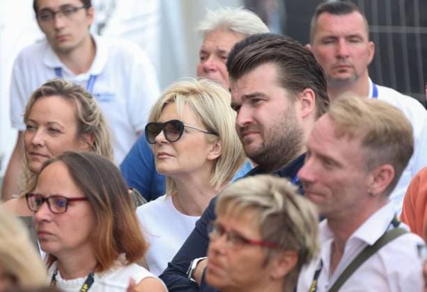 Carmen Nebel mit Sohn Gregor als Zuschauer vor der Buehne beim SchlagerOlymp - Das groesste Schlager Open Air in Berlin - Luebars am 10.08.2019 Berlin Germany *** Carmen Fog with Son Gregor as Viewers before the Stage at Schlagerolymp the largest Schlager Open Air in Berlin Luebars on 10 08 2019 Berlin Germany