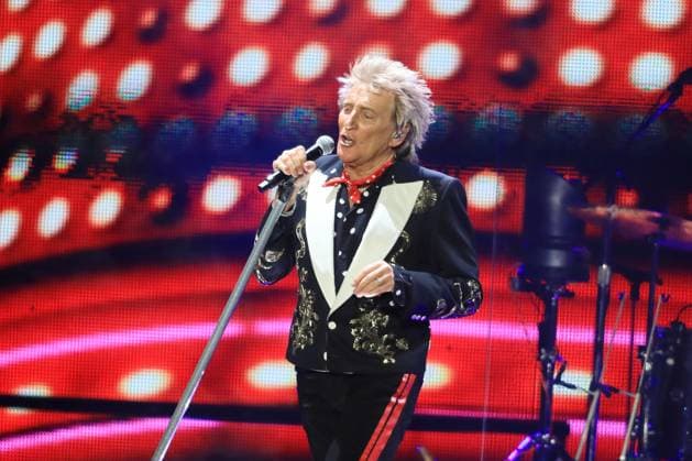 Rod Stewart, Saenger im Konzert live in der Mercedes Benz Arena, Berlin, Pop, Berlin Deutschland, Germany