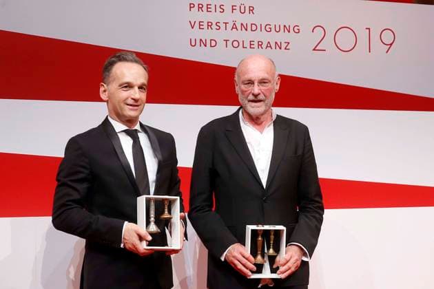 Bundesaussenminister Heiko Maas, und Anselm Kiefer, Preistraeger, beim Preis fuer Verstaendigung und Toleranz im Juedischen Museum in Berlin, Berlin Deutschland, Germany *** Federal Foreign Minister Heiko Maas, and Anselm Pine, Prizewinner, at Price for Understanding and Tolerance at Jewish Museum in Berlin, Berlin Germany, Germany