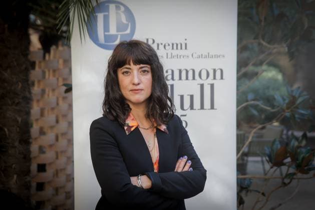 Estel Sole erhält den Premi Ramon Llull Award 2025 Estel Solé wins the Premi Ramon Llull 2025 with her novel Aquest tros de vida The writer, playwright and actress Estel Solé Casadellà poses after learning that she has been awarded the Premi Ramon Llull for novels, at the Casa Mimosa hotel, Estel Solé Casadellà has won the 45th Premi de les Lletres Catalanes Ramon Llull, endowed with 60,000 euros, with her novel about human fragility and resilience, Aquest tros de vida , The Ramon Llull Novel Prize is a literary award given each year to a novel originally written in Catalan. Founded in 1981 by the publisher José Manuel Lara, it is awarded and published by Editorial Planeta 24 JANUARY 2025 RAMON LLUL ESTEL SOLÉ NOVEL PRIZE Kike Rincó Barcelona Catalonia Barcelona Catalonia Catalonia Spain  Copyright: xKikexRinconx 6475209