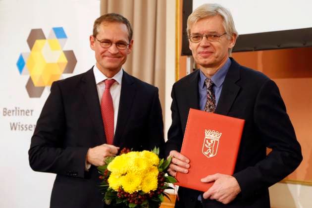 Berliner Wissenschaftspreis 2015 im Roten Rathaus in Berlin verliehen an Peter Hegemann durch Michael Mueller, Regierender Buergermeister, Berlin Deutschland, Germany
