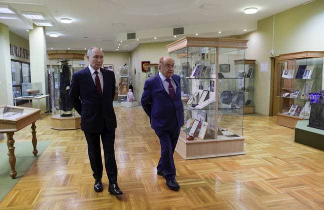 Russia Putin MSU Trustees Board 8845802 24.01.2025 Russian President Vladimir Putin, accompanied by Lomonosov Moscow State University (MSU) Rector Viktor Sadovnichy, tours an exhibition at the MSU History Museum before a meeting of the Board of Trustees of Lomonosov Moscow State University in Moscow, Russia. Gavriil Grigorov POOL Moscow Russia  Copyright: xGavriilxGrigorovx