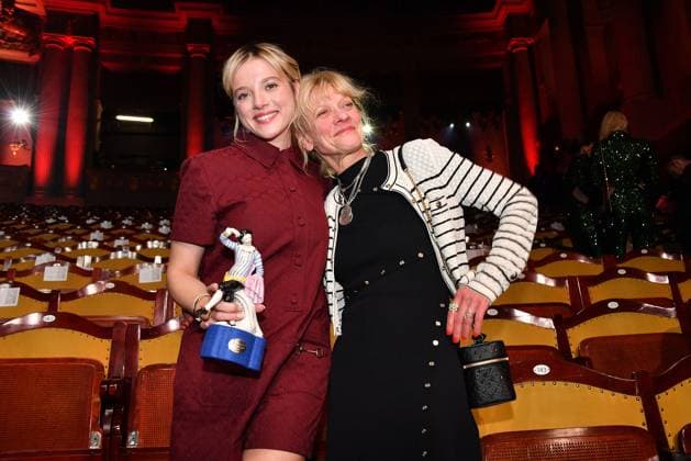 Jella Haase mit ihrer Mutter Gundi Haase bei der Verleihung Bayerischer Filmpreis am 24.01.2025 im Prinzregententheater in Muenchen Bayerischer Filmpreis 2025 in Muenchen