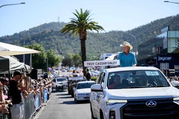 TAMWORTH COUNTRY MUSIC FESTIVAL, Country musician Troy Cassar-Daley takes part in the artist parade down during the 53rd Tamworth Country Music Festival in Tamworth, NSW, Saturday, January 25, 2025. ( NO ARCHIVING, EDITORIAL USE ONLY, NO USE IN BOOKS WITHOUT CONSENT TAMWORTH NEW SOUTH WALES AUSTRALIA  Copyright: xBIANCAxDExMARCHIx 20250125125870528480