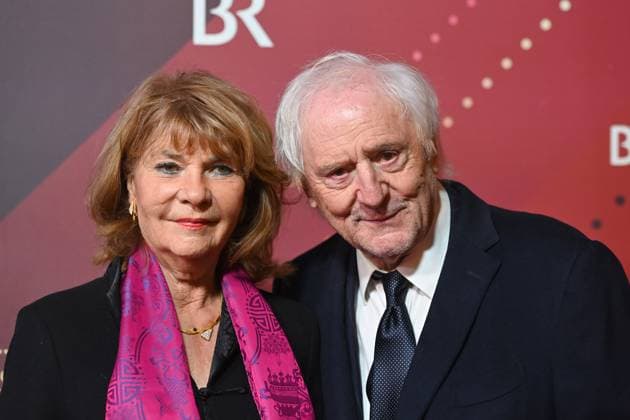 Guenther Maria HALMER (Schauspieler) mit Ehefrau Claudia. Roter Teppich,Red Carpet,Bayerischer Filmpreis 2024 am 24.01.2025 im Prinzregententheater in Muenchen.