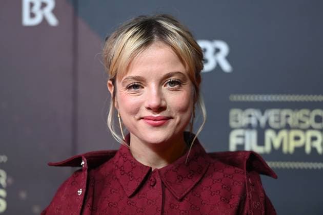 Jella HAASE (Schauspielerin), Einzelbild,angeschnittenes Einzelmotiv,Portraet,Portrait,Porträt. Roter Teppich,Red Carpet,Bayerischer Filmpreis 2024 am 24.01.2025 im Prinzregententheater in Muenchen.