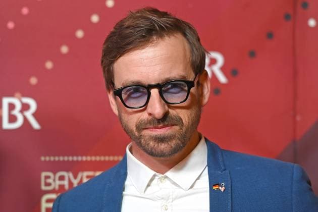 Ben Blaskovic (Schauspleler), Einzelbild,angeschnittenes Einzelmotiv,Portraet,Portrait,Porträt. Roter Teppich,Red Carpet,Bayerischer Filmpreis 2024 am 24.01.2025 im Prinzregententheater in Muenchen.
