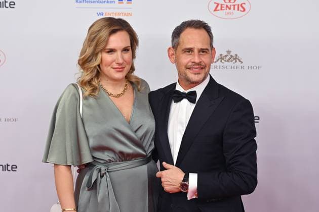 Saskia Bleibtreu und Moritz Bleibtreu , 49.Deutscher Filmball, Roter Teppich,Red Carpet, am 25.01.2024 im H o t e l B a y e r i s c h e r H o f, M u e n c h e n. *** Saskia Bleibtreu and Moritz Bleibtreu , 49 German Film Ball, Red Carpet, on 25 01 2024 at the H o t e l B a y e r i s c h e r H o f, M u e n c h e n