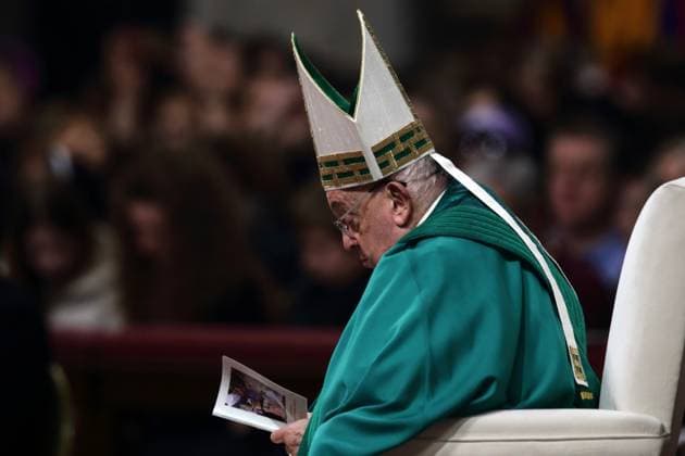 News Themen der Woche KW04 News Bilder des Tages January 26, 2025 - Vatican City. POPE FRANCIS presides over the Holy Mass in St. Peter s Basilica on the occasion of the Sunday of the Word of God and the Jubilee for the World of Communication at the Vatican. EvandroInetti_via ZUMA Wire Vatican City State - ZUMAi15_ 20250126_zaf_i15_016 Copyright: xEvandroxInettix