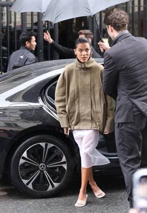 Arrivals at the Jacquemus fashion show during the Mens Ready to Wear Fall Winter 2025 2026 Fashion Week in Paris Tina Kunakey Arrivals at the Jacquemus fashion show during the Mens Ready to Wear Fall Winter 2025 2026 Fashion Week in Paris, January 26, 2025 Denis Guignebourg Bestimage Arrivals at the Jacquemus fashion show during the Mens Ready to Wear Fall Winter 2025 2026 Fashion Week in Paris, January 26, 2025 Paris France  Copyright: xDenisxGuignebourgx xBestimagexDenisxGuignebourgx xBestimagex