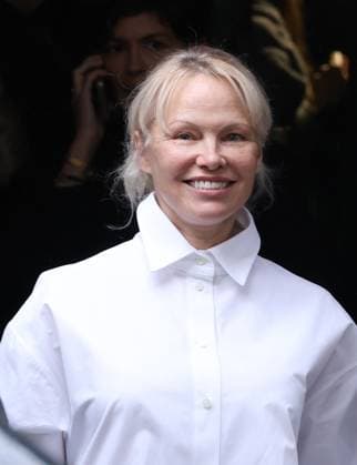 Arrivals at the Jacquemus fashion show during the Mens Ready to Wear Fall Winter 2025 2026 Fashion Week in Paris Pamela Anderson Arrivals at the Jacquemus fashion show during the Mens Ready to Wear Fall Winter 2025 2026 Fashion Week in Paris, January 26, 2025 Denis Guignebourg Bestimage Arrivals at the Jacquemus fashion show during the Mens Ready to Wear Fall Winter 2025 2026 Fashion Week in Paris, January 26, 2025 Paris France  Copyright: xDenisxGuignebourgx xBestimagexDenisxGuignebourgx xBestimagex