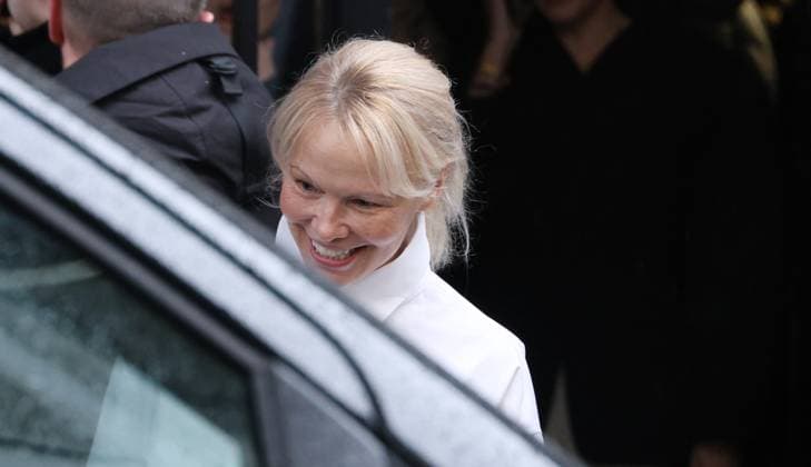 Arrivals at the Jacquemus fashion show during the Mens Ready to Wear Fall Winter 2025 2026 Fashion Week in Paris Pamela Anderson Arrivals at the Jacquemus fashion show during the Mens Ready to Wear Fall Winter 2025 2026 Fashion Week in Paris, January 26, 2025 Denis Guignebourg Bestimage Arrivals at the Jacquemus fashion show during the Mens Ready to Wear Fall Winter 2025 2026 Fashion Week in Paris, January 26, 2025 Paris France  Copyright: xDenisxGuignebourgx xBestimagexDenisxGuignebourgx xBestimagex