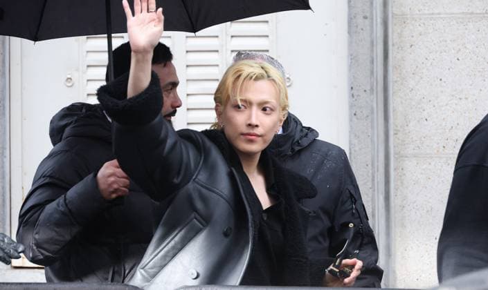 Arrivals at the Jacquemus fashion show during the Mens Ready to Wear Fall Winter 2025 2026 Fashion Week in Paris Hong Joong Arrivals at the Jacquemus fashion show during the Mens Ready to Wear Fall Winter 2025 2026 Fashion Week in Paris, January 26, 2025 Denis Guignebourg Bestimage Arrivals at the Jacquemus fashion show during the Mens Ready to Wear Fall Winter 2025 2026 Fashion Week in Paris, January 26, 2025 Paris France  Copyright: xDenisxGuignebourgx xBestimagexDenisxGuignebourgx xBestimagex