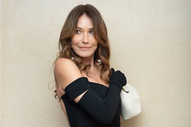 PFW Jacquemus Photocall Carla Bruni Sarkozy attending the Jacquemus Menswear Fall-Winter 2025 2026 show as part of Paris Fashion Week in Paris, France on January 26, 2025. Photo by Aurore Marechal ABACAPRESS.COM Paris France  Copyright: xMarechalxAurore ABACAx